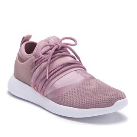 fabletics tennis shoes